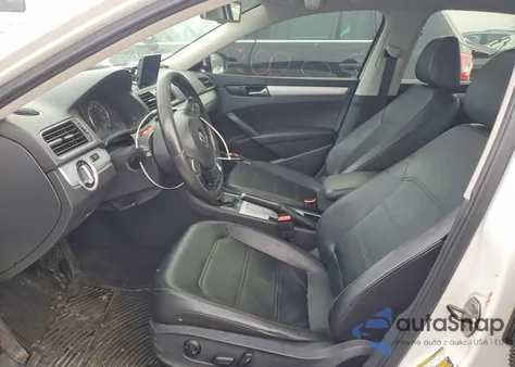 2012 Volkswagen Passat Se z USA, uszkodzony, nr VIN 1VWBP7A31CC030727